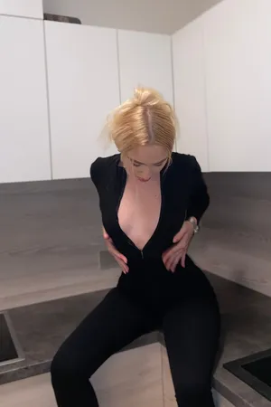 Николь Prague Escort
