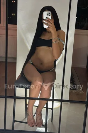Julia escort
