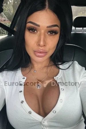 Bella J escort