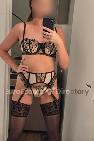 Deva escort