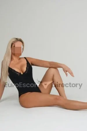 Nikaa Masseuse Euro Escort