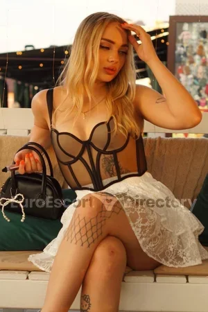 Victoria escort