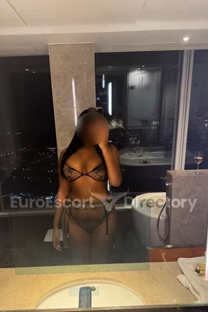 Amelia Euro Escort