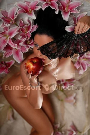 Suzanne Euro Escort