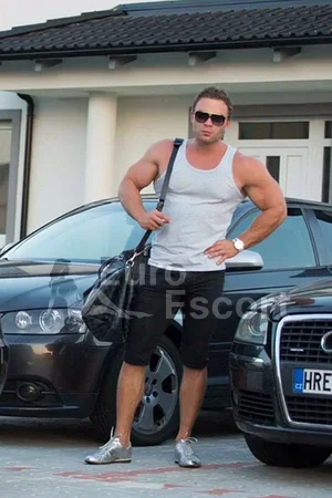 Сэм - бисексуал