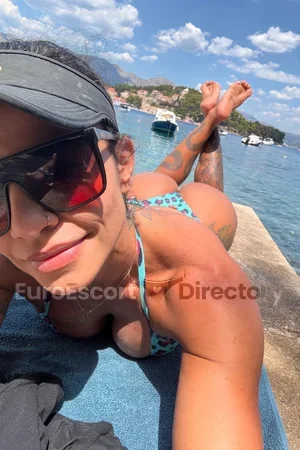 Victoria Masseuse escort