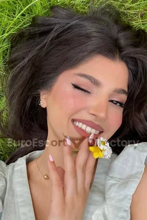 Savanna Euro Escort
