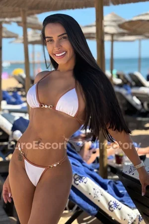 Luana escort