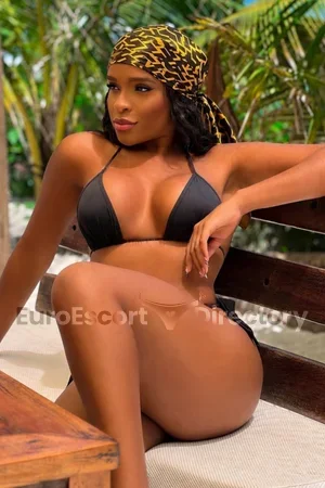 Julia escort