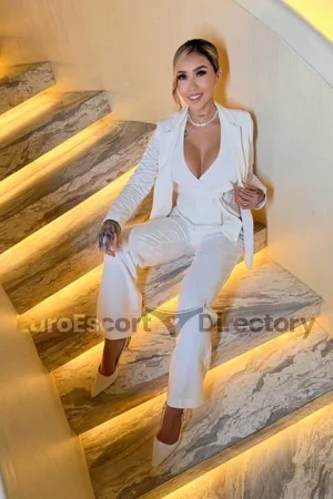 Dai Euro Escort