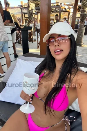 Ysis Kendaly escort