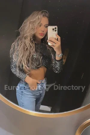 Melani escort