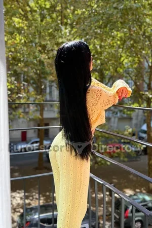 Alina escort