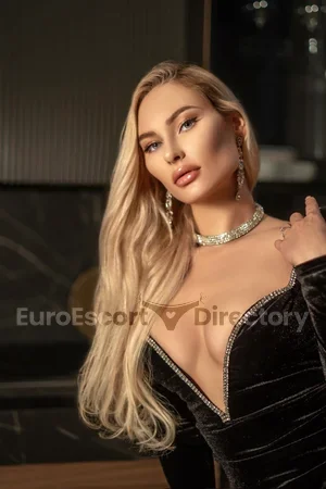 Eva Euro Escort