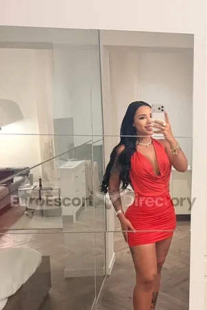Maria Karolyna escort