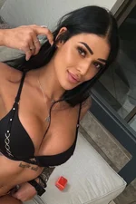 Bella J