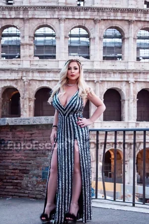 Carole escort
