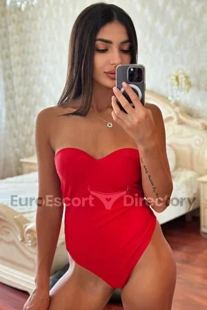 Anya Euro Escort