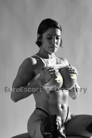 Andrea Euro Escort