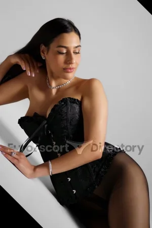 Malika escort