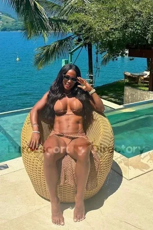 Juliana escort