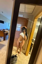 Isis Bum