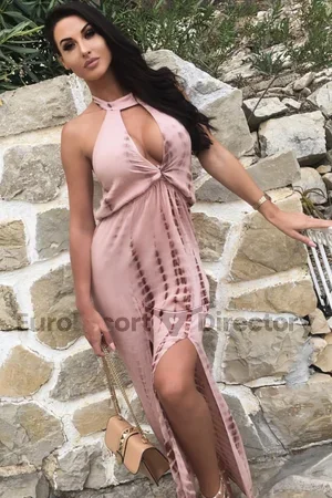 Dolly Euro Escort