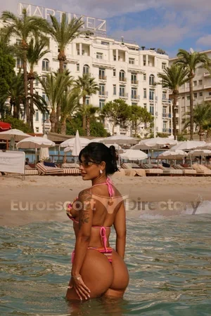 Selena Valliant Euro Escort