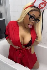 Naomi Lux