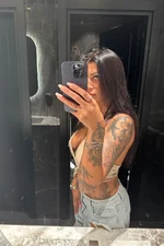 Mia