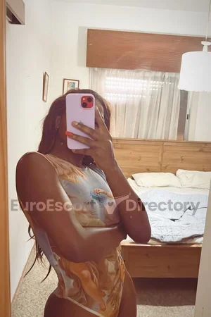 Winnie escort