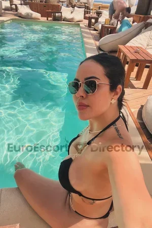 Ysis Kendaly escort