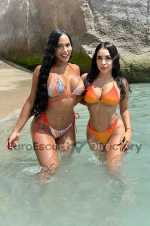 Isa Roxi duo with girl Euro Escort