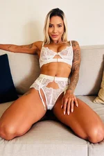 Lorena Masseuse