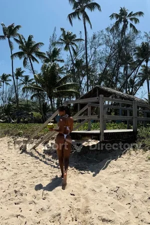 Julia escort