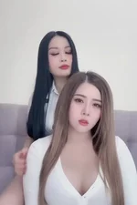 Anna Jenny duo with girl