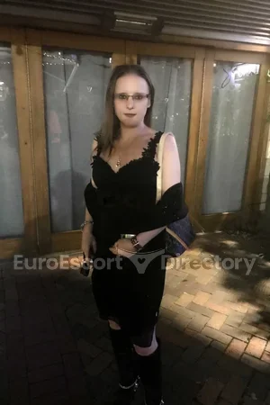 Brum Party girl