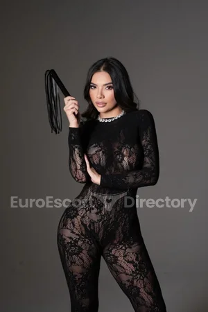 Love Noir Euro Escort