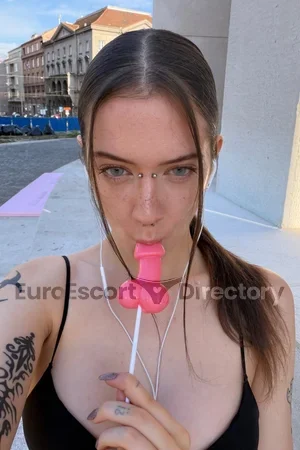 Eva Euro Escort