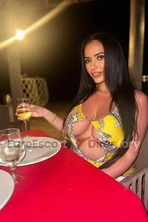 Kamra Euro Escort
