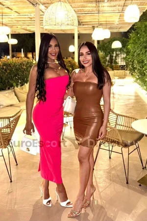 Isa Roxi duo with girl Euro Escort