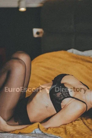 Melly Euro Escort