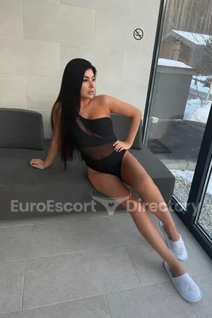 Zarina Euro Escort