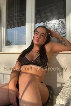 Scarlet Euro Escort