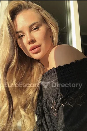 Katirina Euro Escort