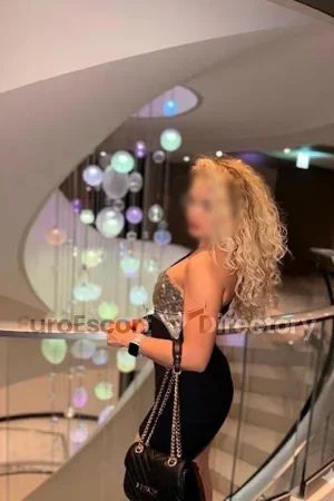 Flora Masseuse Euro Escort