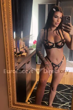 Eva Euro Escort