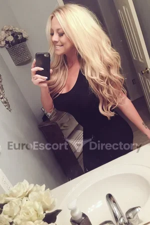 Coursole Lara escort