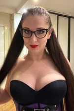 Anna Mistress