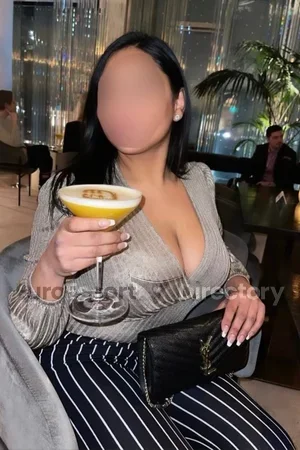 Savana Khan Euro Escort